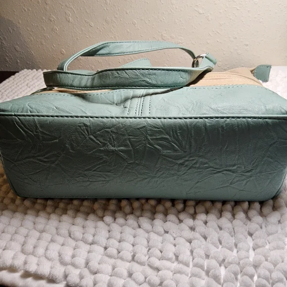 New Stone Mountain Geninue Leather Shoulder Bag - Picture 7 of 9